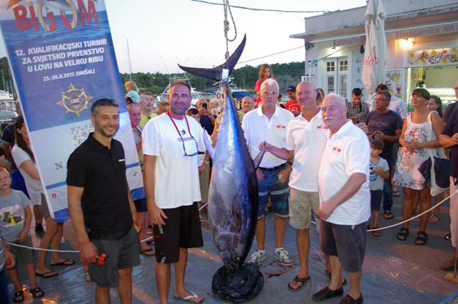 BIG Om omišalj otok krk kvarner kvarnerski akvatorij riva natjecanje tuna kup omišlja ribolovno natjecanje jadran lov na veliku ribu jedinstvena manifestacija na sjevernom dijelu jadrana međunarodno natjecanje u lovu na veliku ribu gastro ponuda zabava Offshore world championship (OWC)