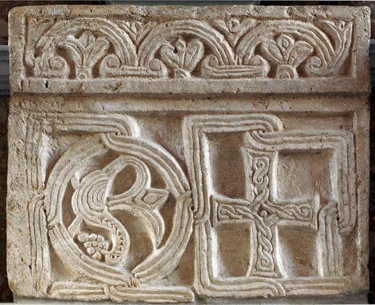 Ranosrednjovjekovni plutej na oltaru